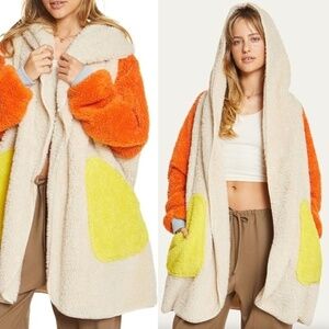 UnHide Shleepy Faux Fur Robe Lightweight Extra Soft Warm Wearable Blanket Size M